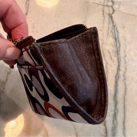 Coach Madison Maggie Keychain Coin Purse in great condition. Rare purple/orange - Picture 4 of 5